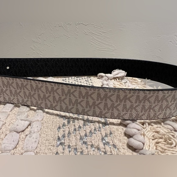 Authentic Michael Kors Women Reversible Belt Size Small White Black - Picture 6 of 12